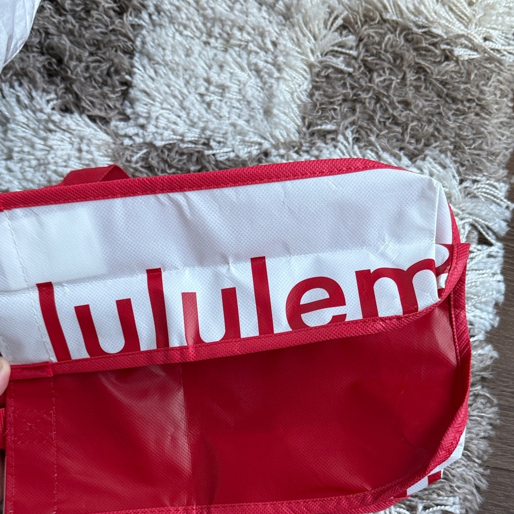 ♥️NWOT Lululemon Athletica Reusable Vibrant Red Bag - Picture 3 of 6